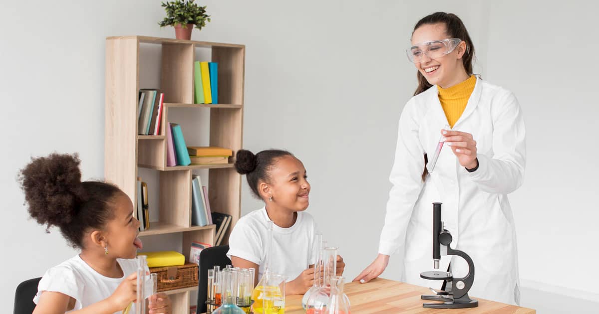 Indian Chemistry tutor for UK students