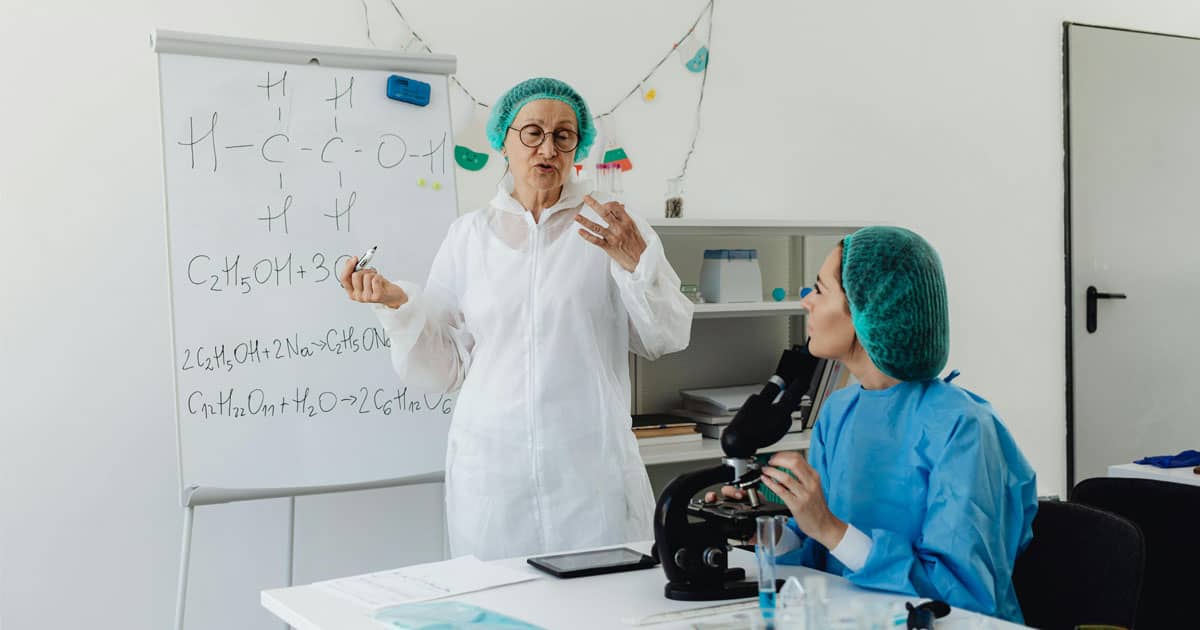 Indian Chemistry tutor for UK students