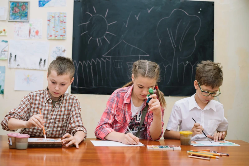 Youngsters Drawing School Scaled